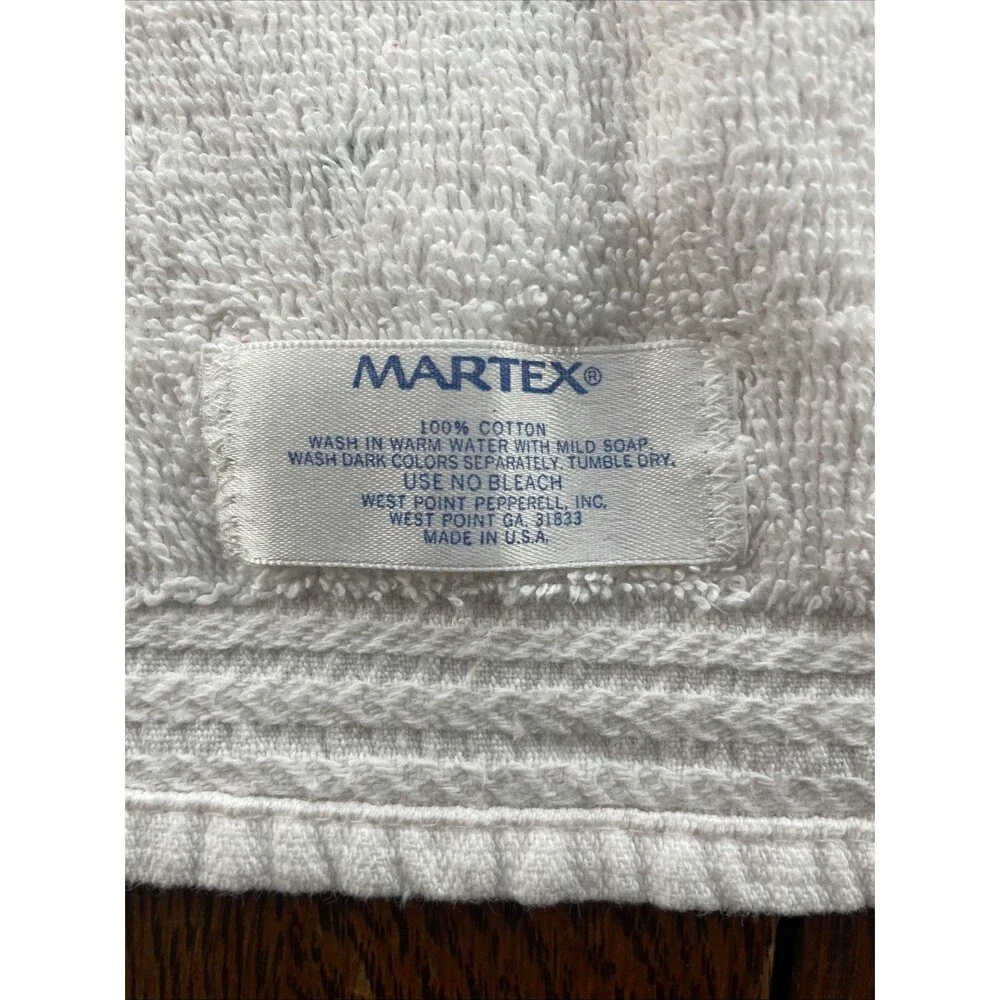 Vtg Martex  Floral White Hand Towel 17”x23” Granny Core Pink Lilly 100% Cotton